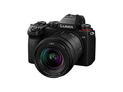 Panasonic Lumix S5 + S 20-60mm F3.5-5.6 MILC 24,2 MP CMOS 6000 x 4000 pixel Sort