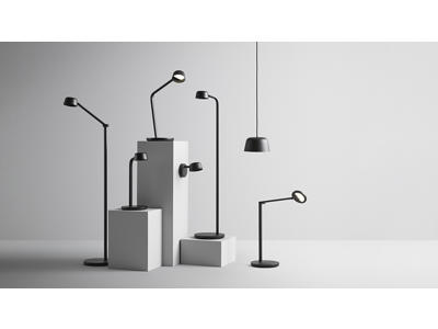 Luxo Motus Flat, Bordlampe hvid med bordfod